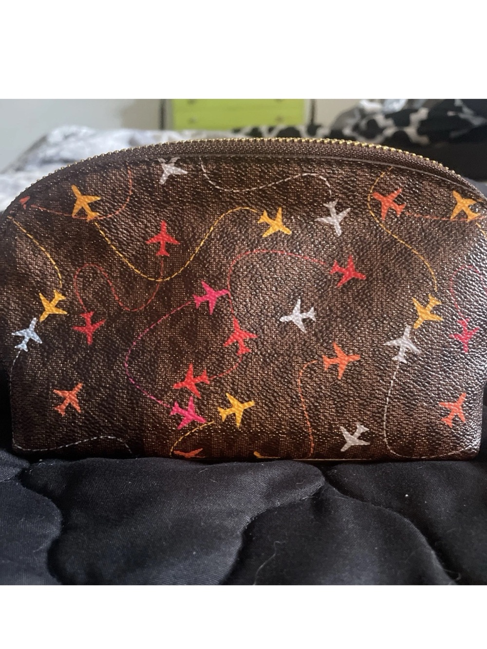 HTF!!!!!!Michael Kors Brown Zip Pouch w/ The “OG” Multicolor Airplane Print NWOT